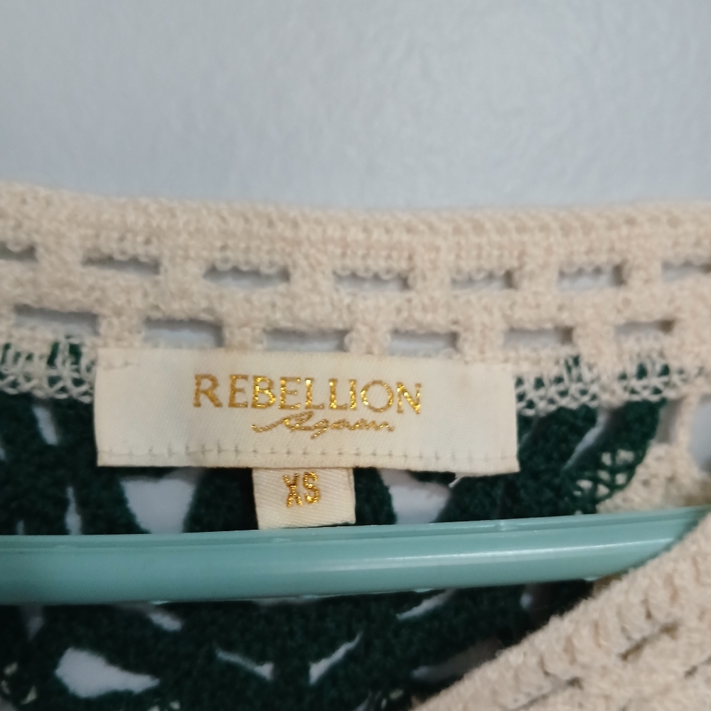 Rebellion Crochet Floral Lace Long-Sleeve Top - Cream and Dark Green - Picture 4 of 4